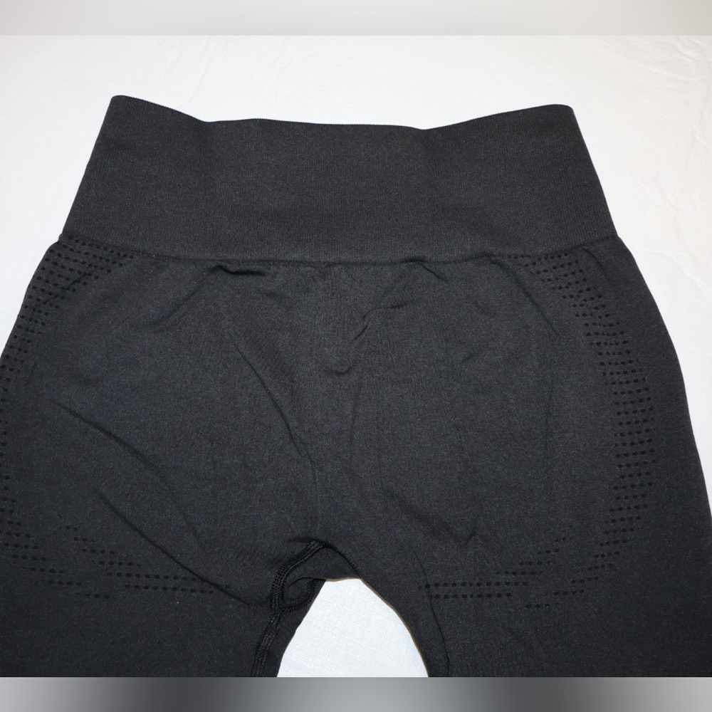 Gymshark Black Vital Leggings - Picture 5 of 7